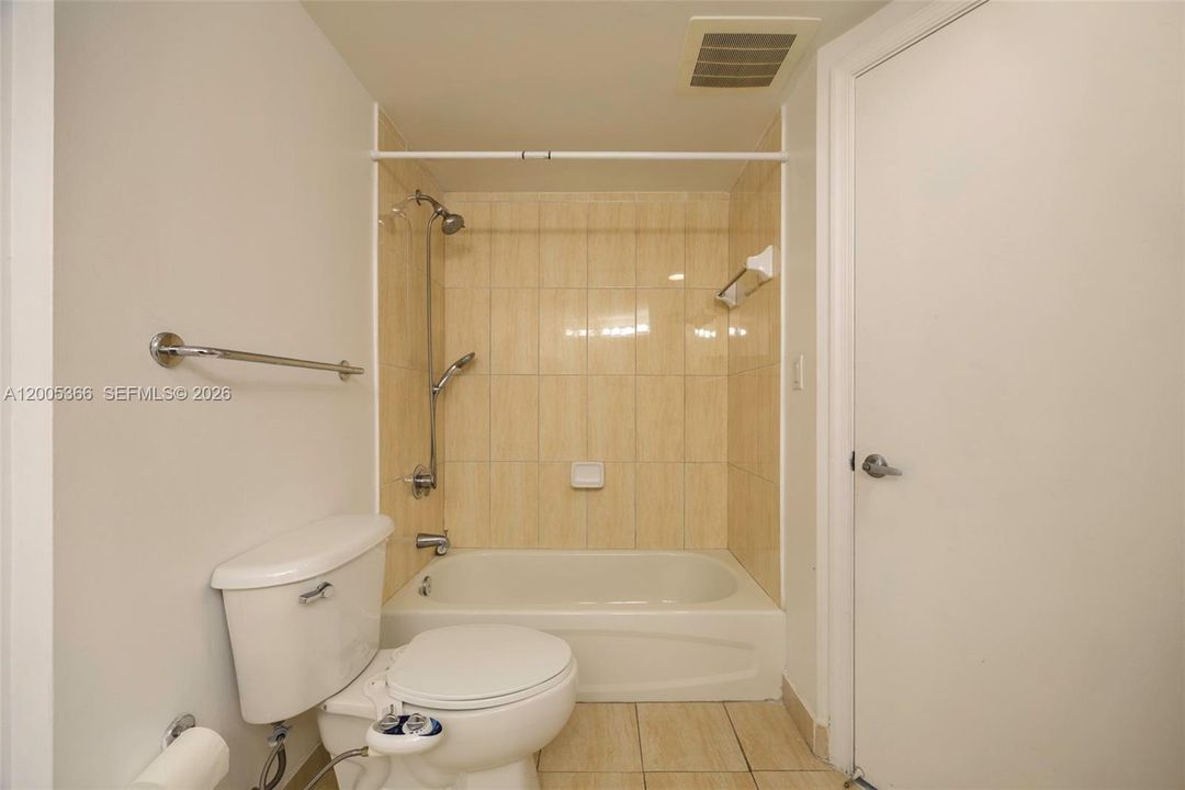 En Venta: $580,000 (2 camas, 2 baños, 1048 Pies cuadrados)