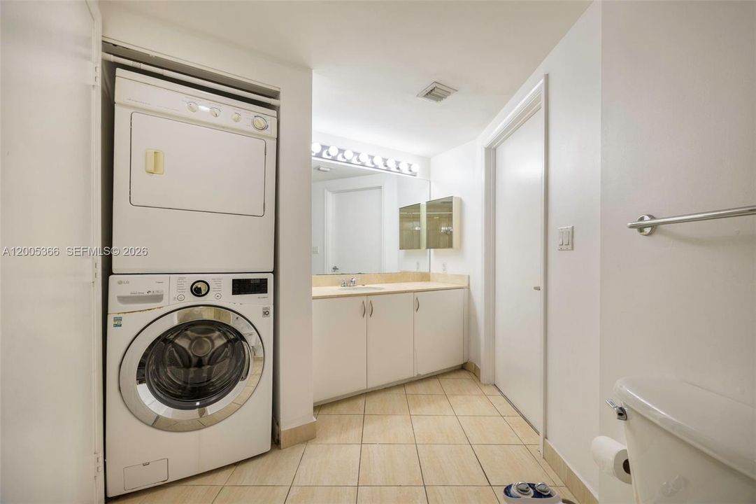 En Venta: $580,000 (2 camas, 2 baños, 1048 Pies cuadrados)