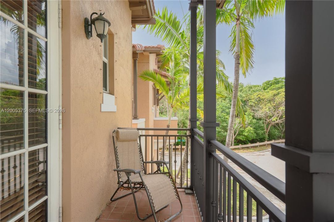 For Sale: $599,000 (3 beds, 3 baths, 2320 Square Feet)