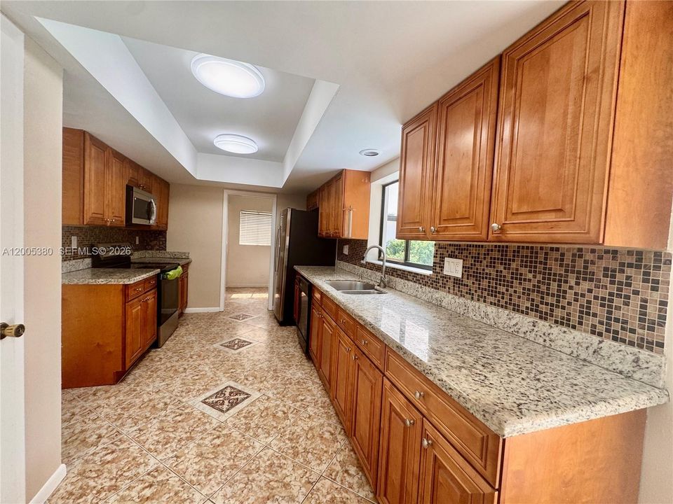 В аренду: $4,600 (4 спален, 2 ванн, 2254 Квадратных фут)