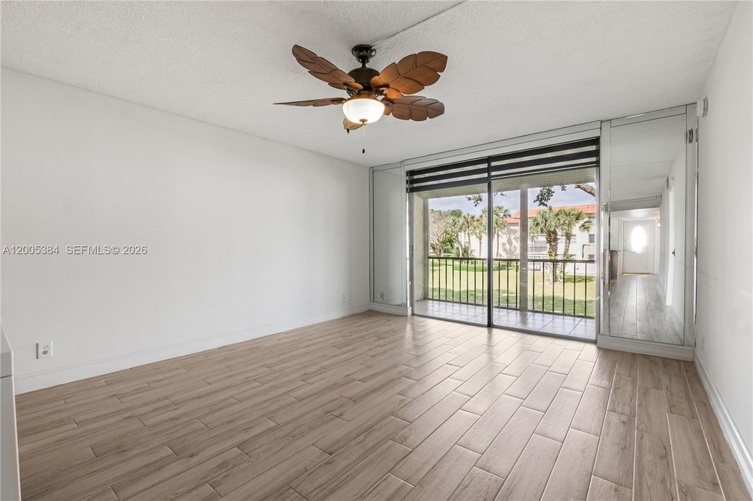 Active With Contract: $116,500 (2 beds, 2 baths, 1170 Square Feet)