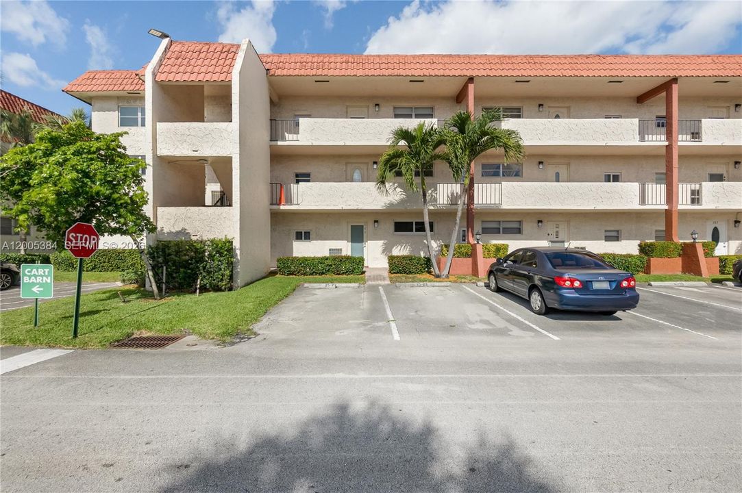 Active With Contract: $116,500 (2 beds, 2 baths, 1170 Square Feet)