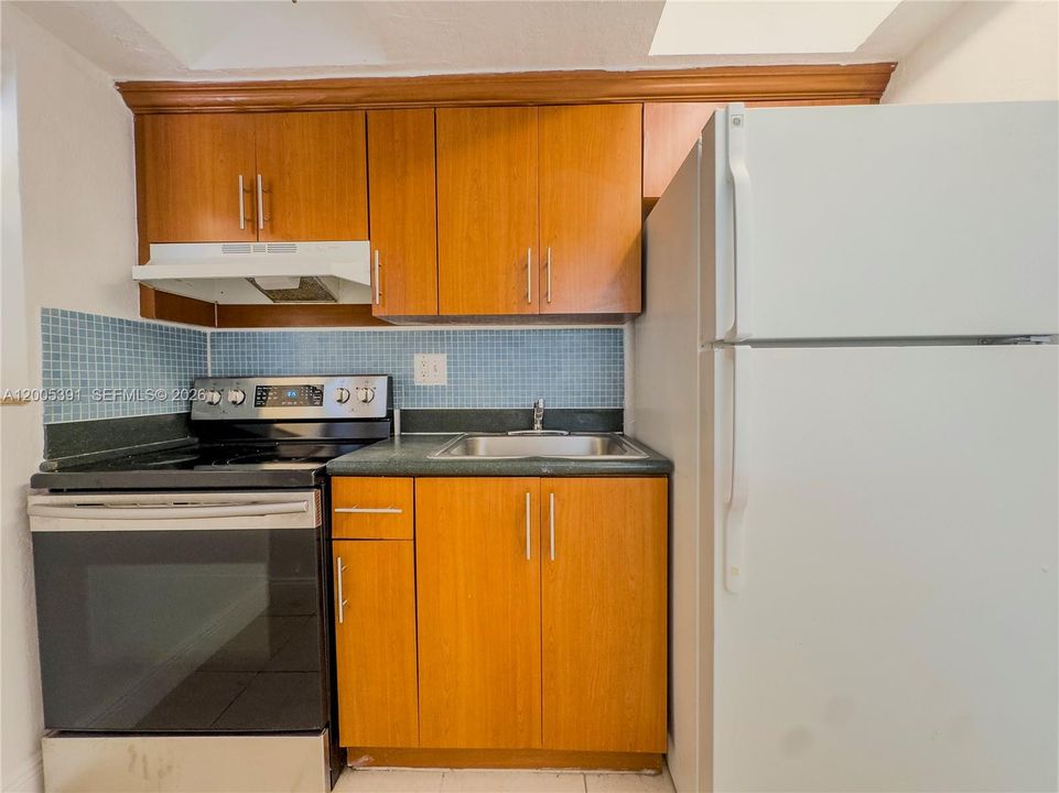 Activo con contrato: $1,350 (1 camas, 1 baños, 550 Pies cuadrados)