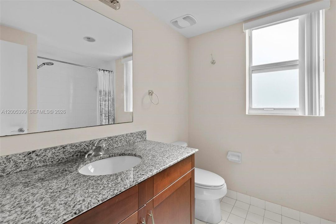 Activo con contrato: $380,000 (2 camas, 2 baños, 1194 Pies cuadrados)