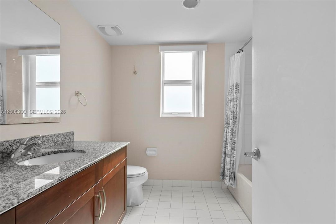 Activo con contrato: $380,000 (2 camas, 2 baños, 1194 Pies cuadrados)