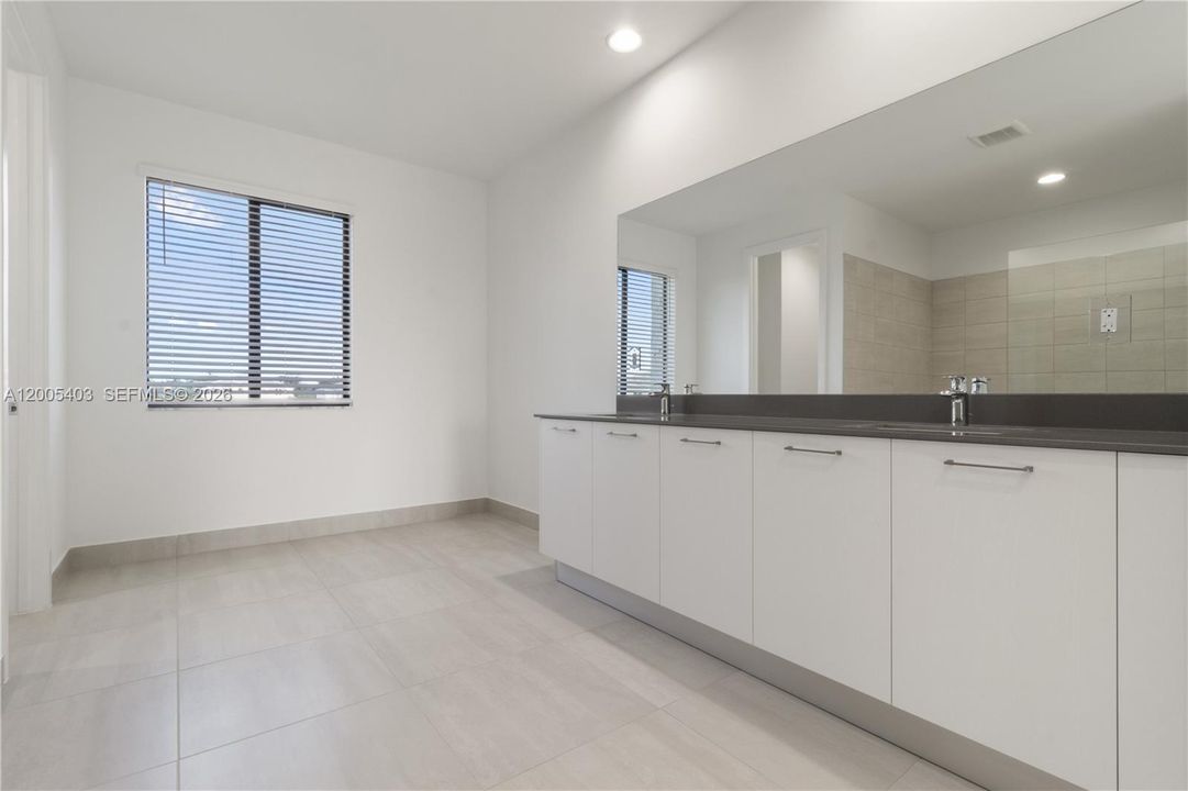 En Renta: $13,000 (4 camas, 3 baños, 4041 Pies cuadrados)