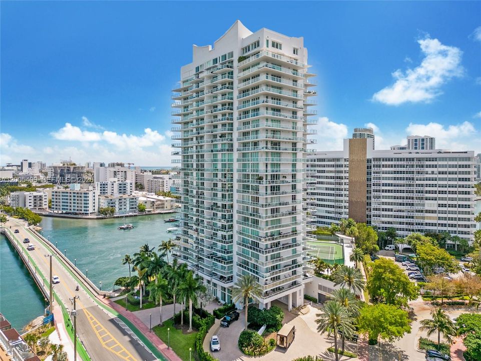 For Sale: $3,900,000 (3 beds, 3 baths, 2327 Square Feet)