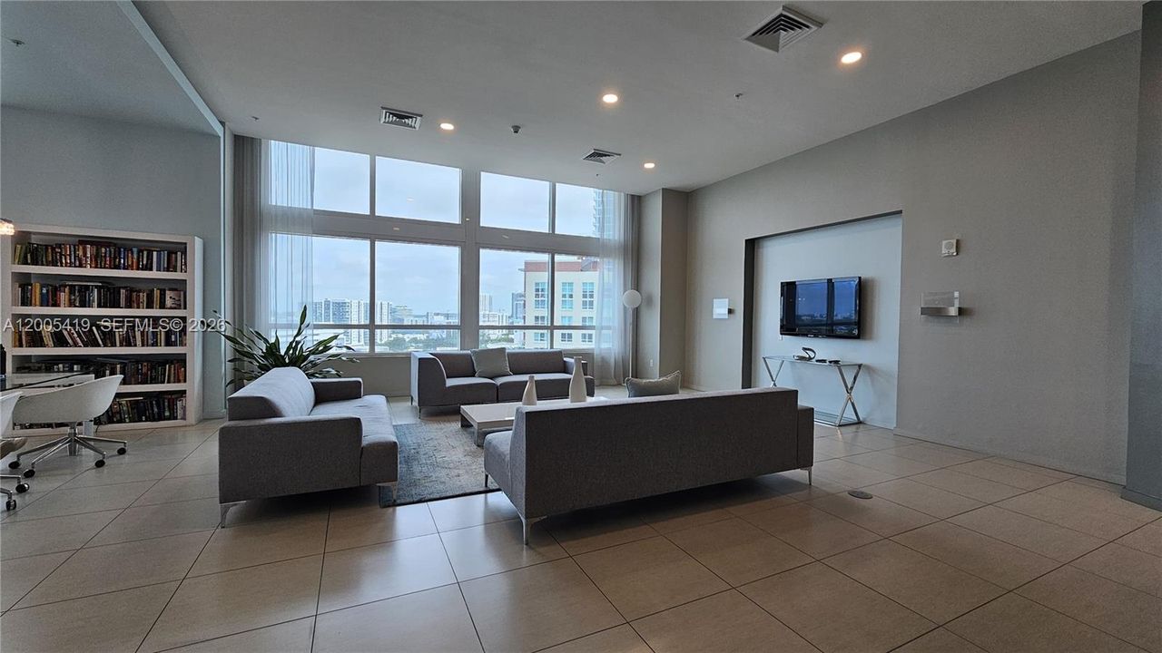 En Venta: $399,000 (1 camas, 1 baños, 663 Pies cuadrados)