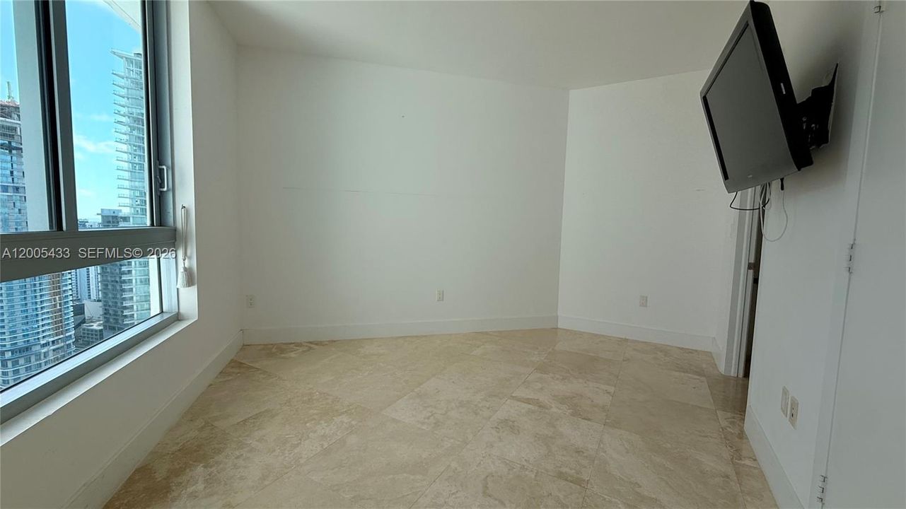 For Sale: $369,000 (1 beds, 1 baths, 768 Square Feet)