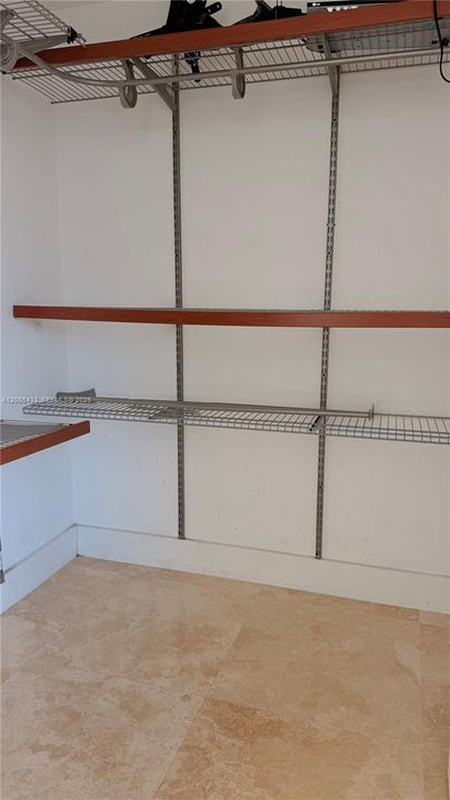 For Sale: $369,000 (1 beds, 1 baths, 768 Square Feet)