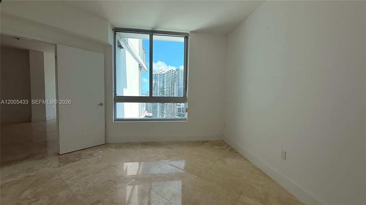 For Sale: $369,000 (1 beds, 1 baths, 768 Square Feet)