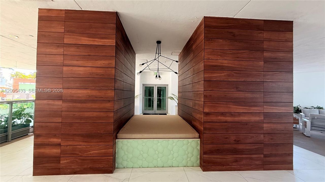 For Sale: $369,000 (1 beds, 1 baths, 768 Square Feet)