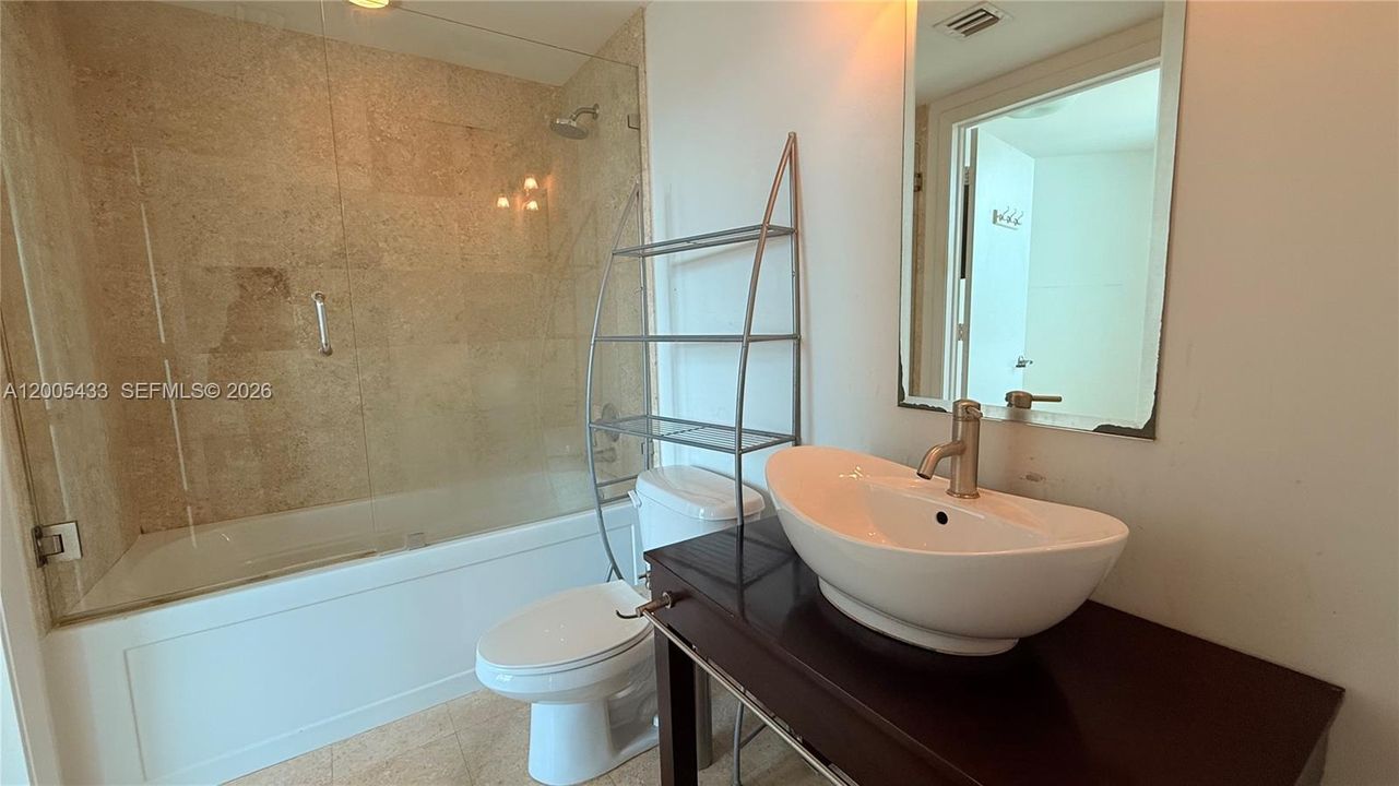 For Sale: $369,000 (1 beds, 1 baths, 768 Square Feet)