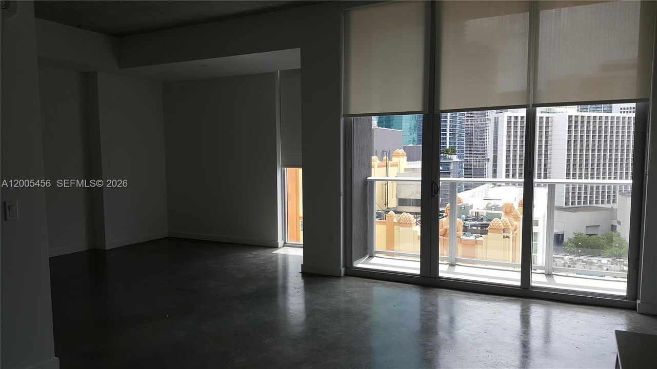 For Sale: $338,000 (1 beds, 1 baths, 533 Square Feet)