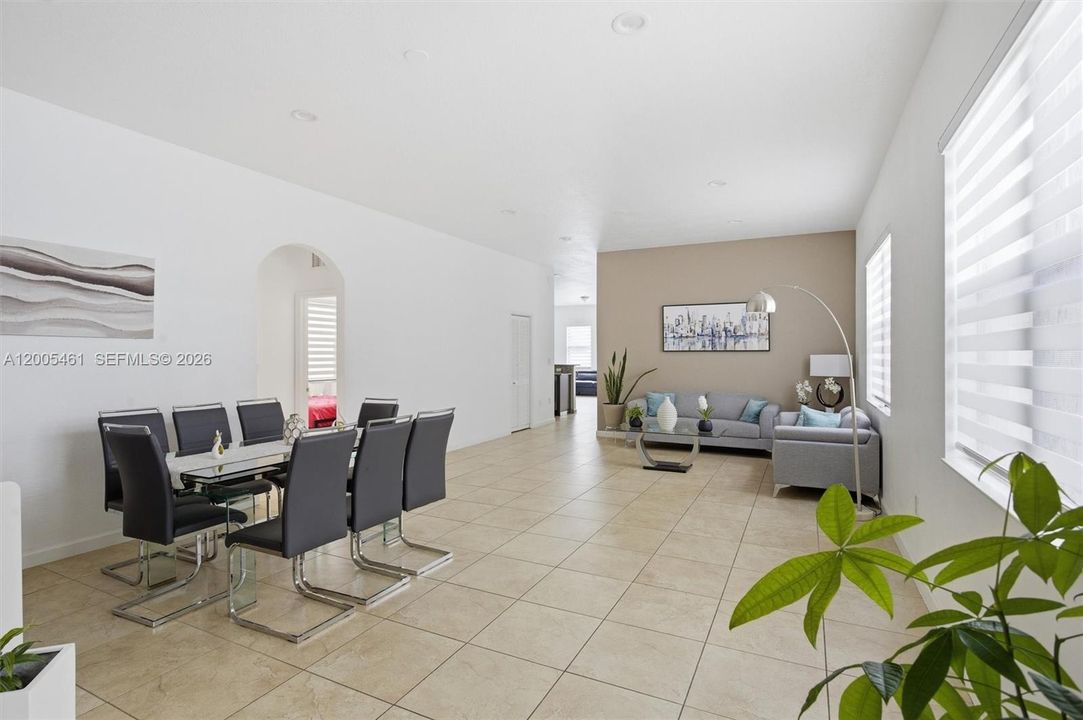 Activo con contrato: $650,000 (3 camas, 2 baños, 1920 Pies cuadrados)