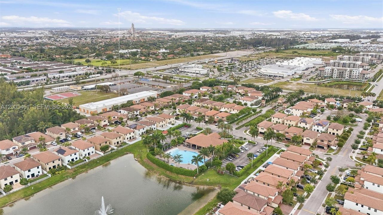 Activo con contrato: $650,000 (3 camas, 2 baños, 1920 Pies cuadrados)