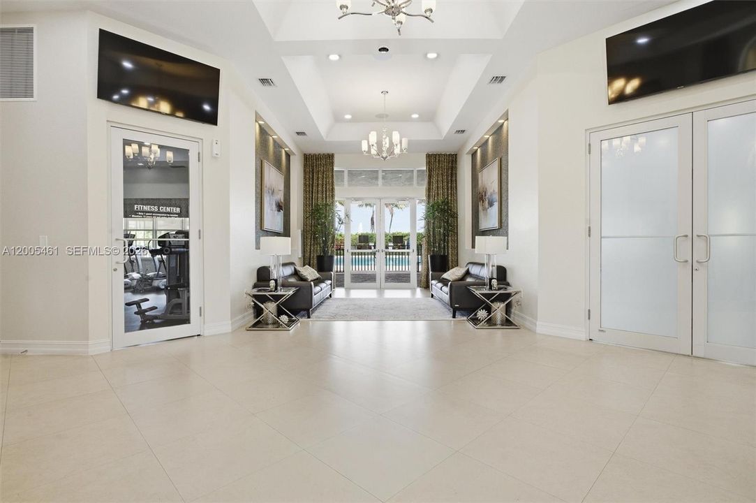 Activo con contrato: $650,000 (3 camas, 2 baños, 1920 Pies cuadrados)
