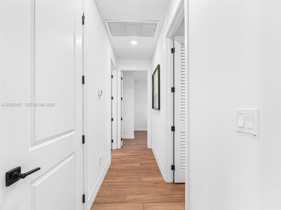 Activo con contrato: $1,299,999 (3 camas, 4 baños, 2590 Pies cuadrados)