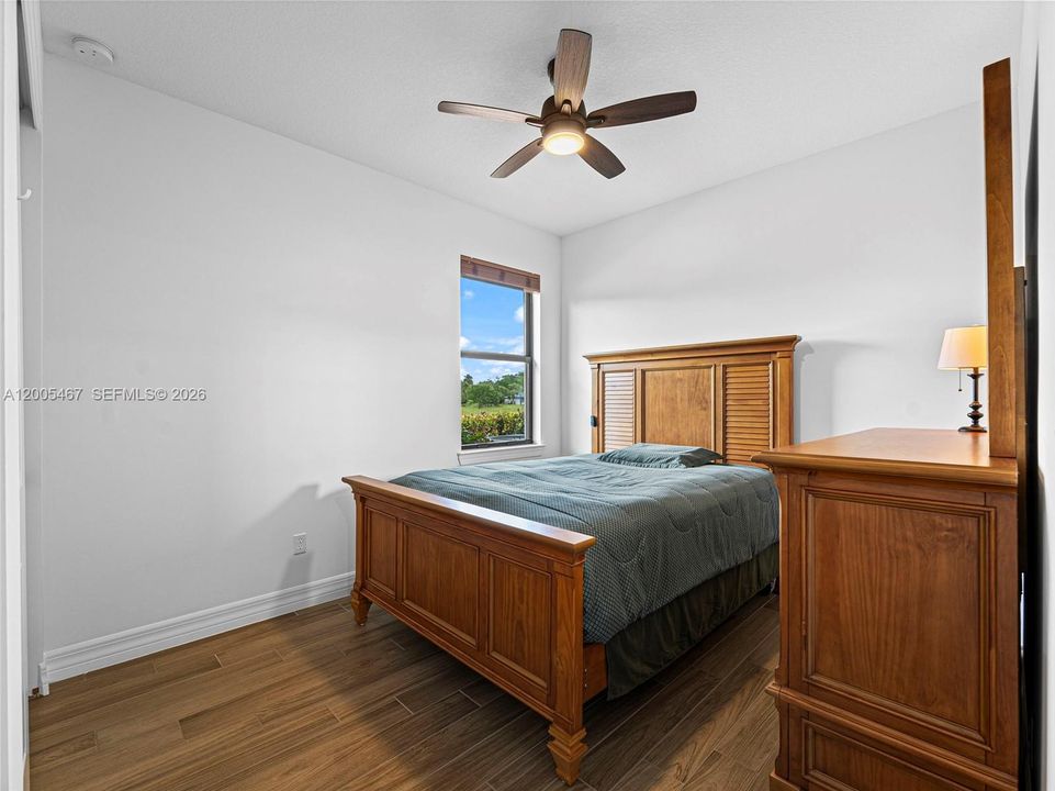 Activo con contrato: $1,299,999 (3 camas, 4 baños, 2590 Pies cuadrados)
