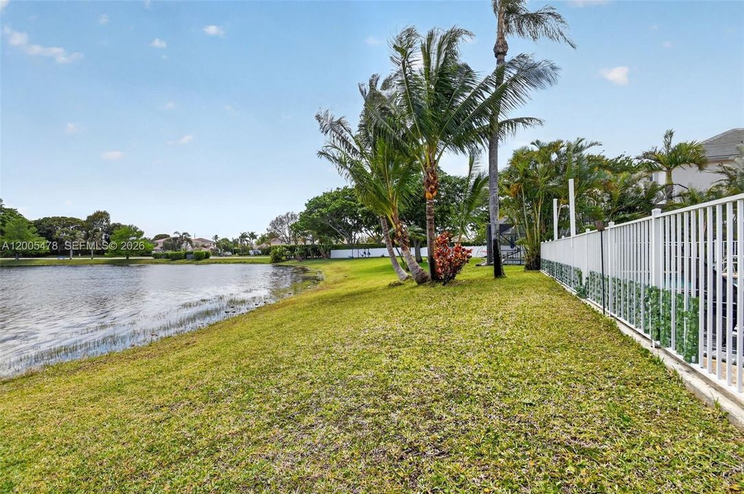 En Venta: $850,000 (5 camas, 3 baños, 3051 Pies cuadrados)