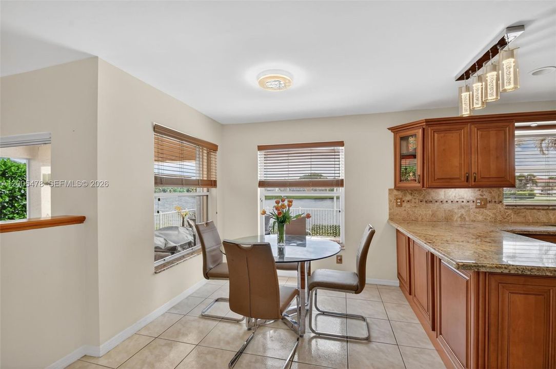 En Venta: $850,000 (5 camas, 3 baños, 3051 Pies cuadrados)