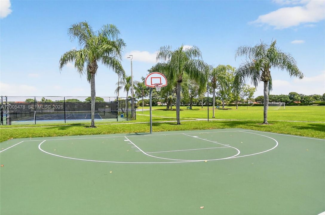 En Venta: $850,000 (5 camas, 3 baños, 3051 Pies cuadrados)