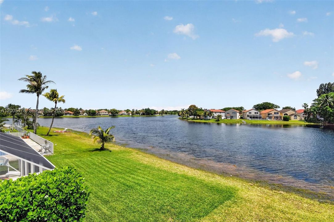 En Venta: $850,000 (5 camas, 3 baños, 3051 Pies cuadrados)