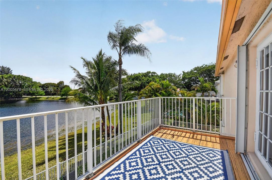 En Venta: $850,000 (5 camas, 3 baños, 3051 Pies cuadrados)