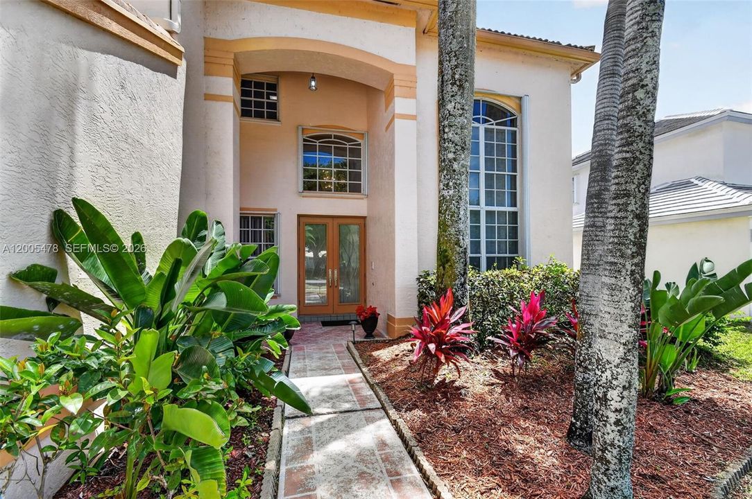 En Venta: $850,000 (5 camas, 3 baños, 3051 Pies cuadrados)
