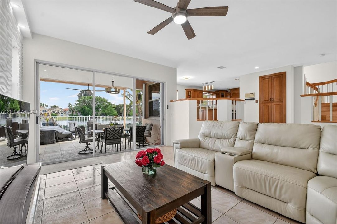 En Venta: $850,000 (5 camas, 3 baños, 3051 Pies cuadrados)