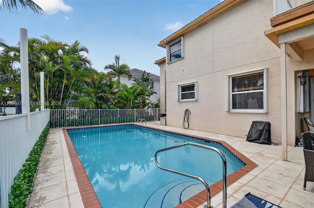 En Venta: $850,000 (5 camas, 3 baños, 3051 Pies cuadrados)