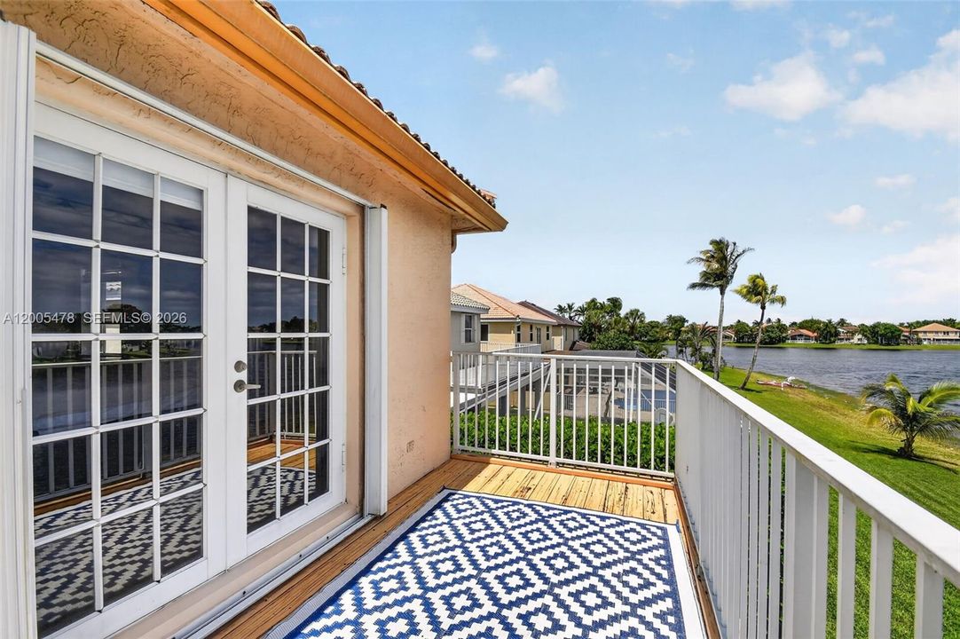 En Venta: $850,000 (5 camas, 3 baños, 3051 Pies cuadrados)