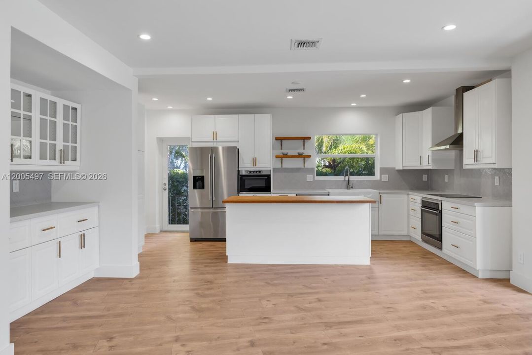 For Rent: $15,000 (4 beds, 3 baths, 2118 Square Feet)