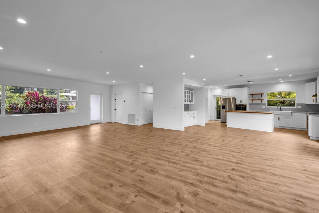 For Rent: $15,000 (4 beds, 3 baths, 2118 Square Feet)
