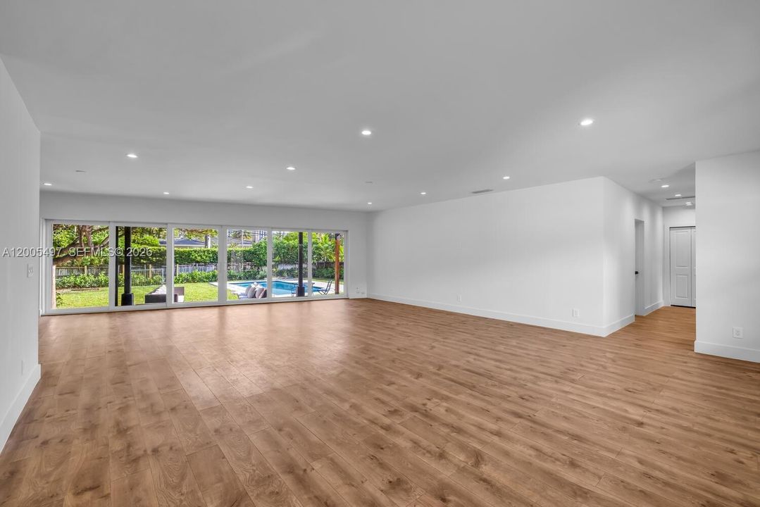 For Rent: $15,000 (4 beds, 3 baths, 2118 Square Feet)