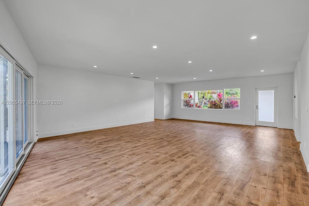 For Rent: $15,000 (4 beds, 3 baths, 2118 Square Feet)