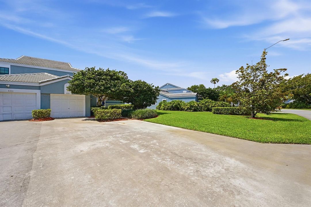 8362 Waterford Ave - Exterior 2