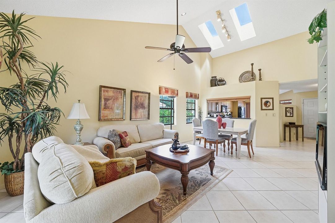 8362 Waterford Ave - Living 2