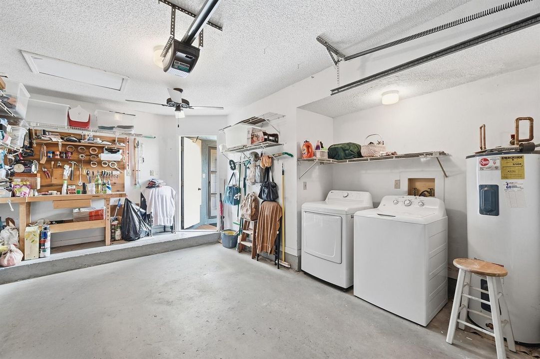 8362 Waterford Ave - Garage 1
