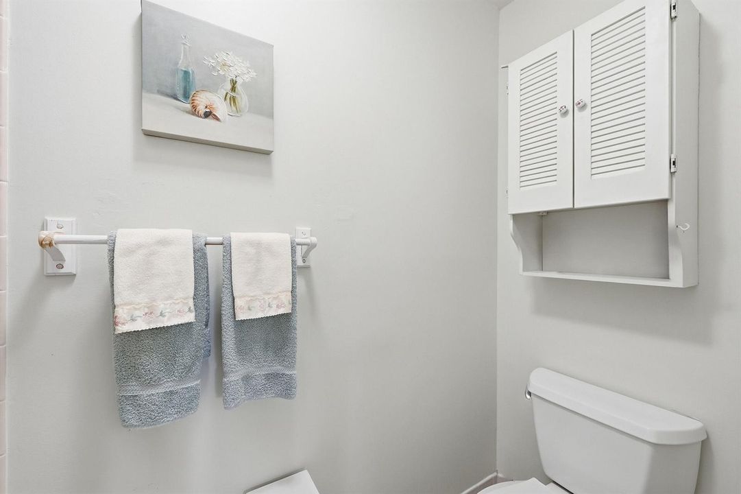 8362 Waterford Ave - Master Bath 3