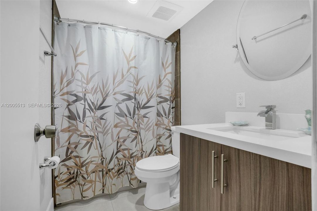 Active With Contract: $3,500 (3 beds, 3 baths, 1161 Square Feet)
