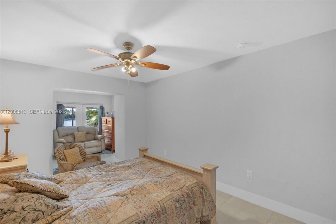 Active With Contract: $3,500 (3 beds, 3 baths, 1161 Square Feet)