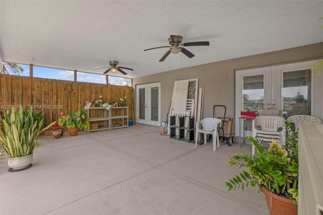 Active With Contract: $3,500 (3 beds, 3 baths, 1161 Square Feet)