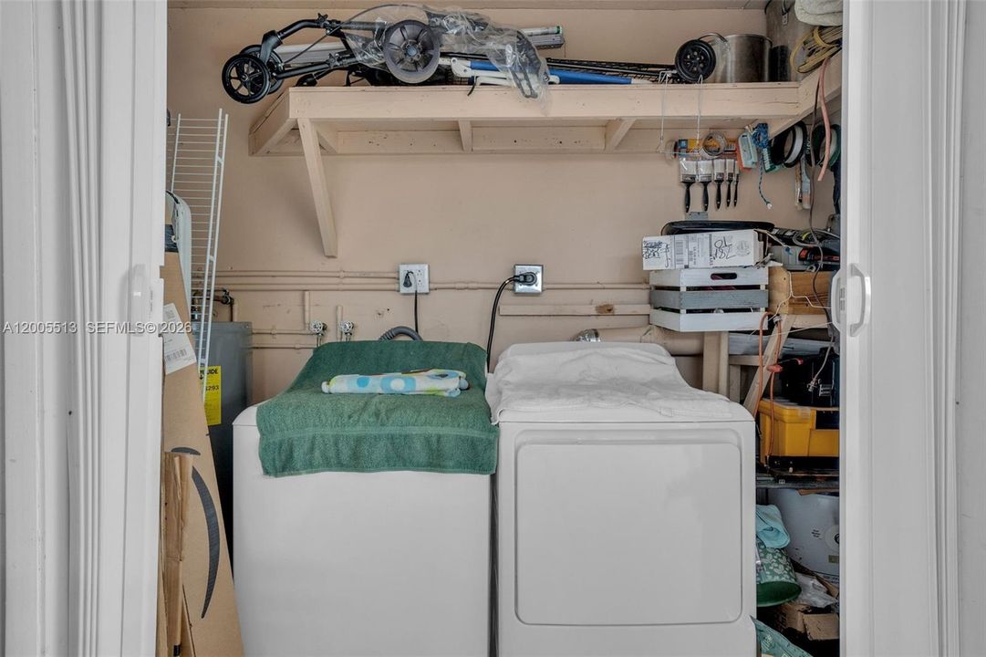 Active With Contract: $3,500 (3 beds, 3 baths, 1161 Square Feet)