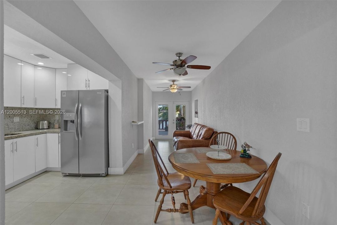 Active With Contract: $3,500 (3 beds, 3 baths, 1161 Square Feet)