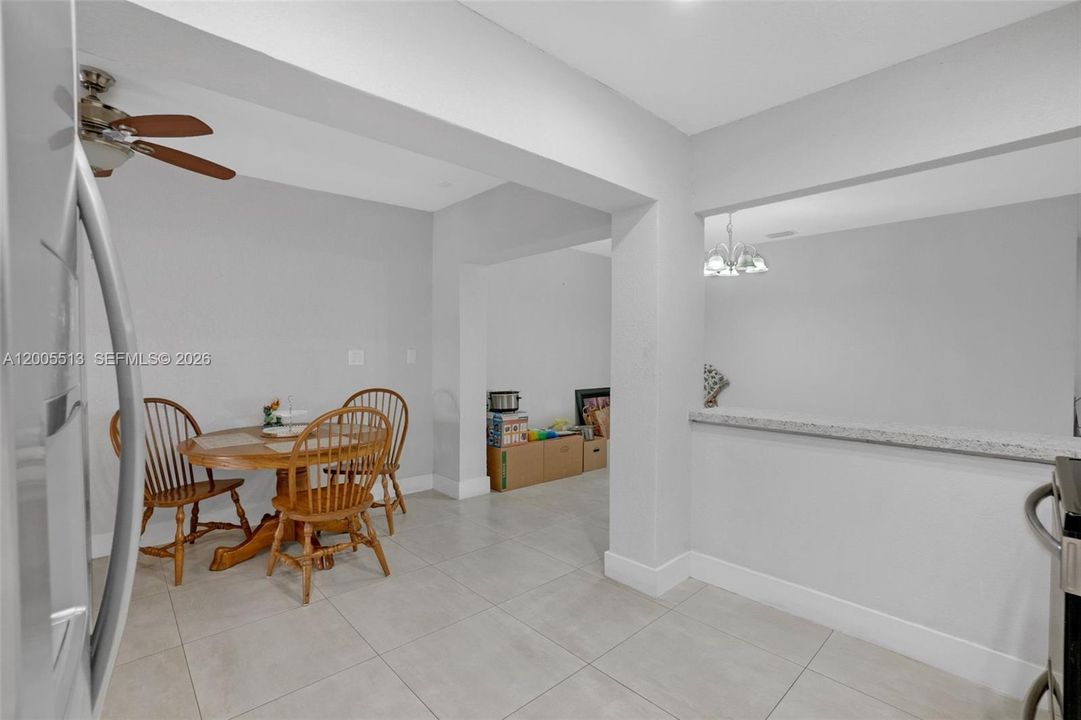 Active With Contract: $3,500 (3 beds, 3 baths, 1161 Square Feet)