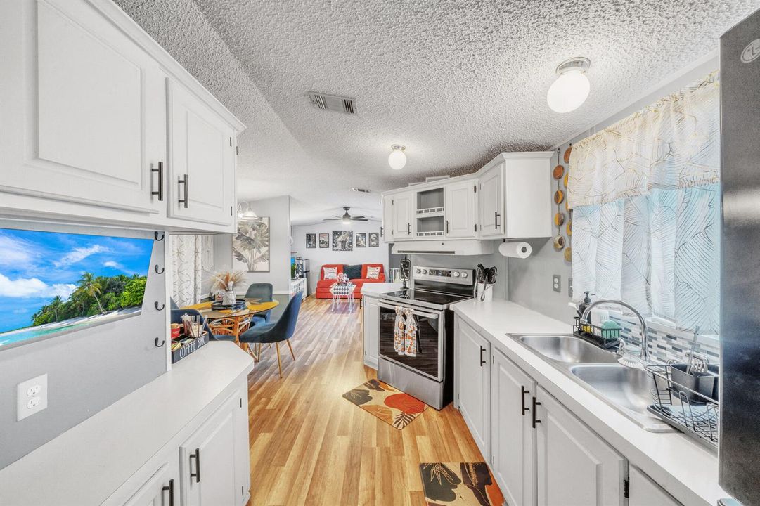 7 Kitchen (3)