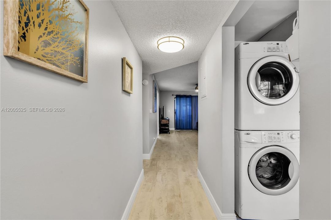 En Venta: $190,000 (2 camas, 2 baños, 1000 Pies cuadrados)