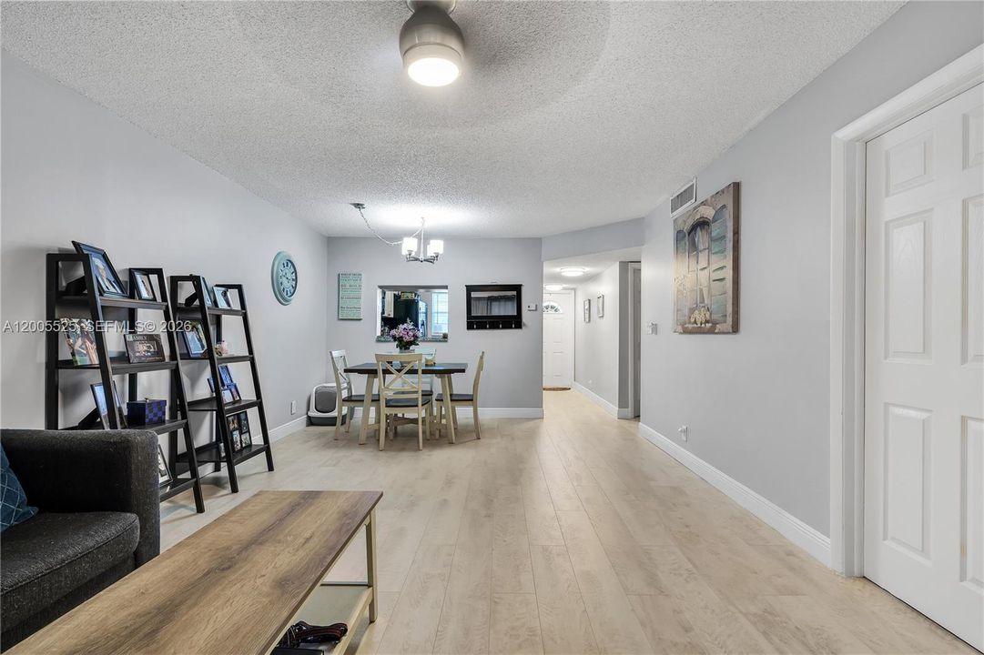 En Venta: $190,000 (2 camas, 2 baños, 1000 Pies cuadrados)