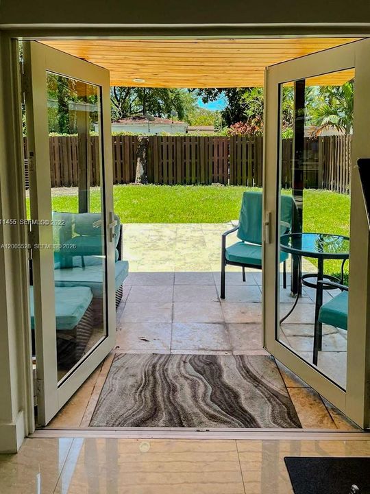 Activo con contrato: $599,000 (3 camas, 1 baños, 1400 Pies cuadrados)